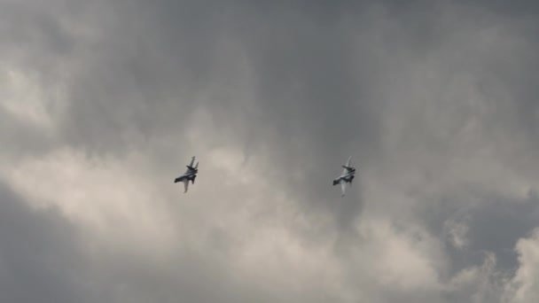 Askeri Uçakların Kalkış Uçuş Görüntüleri Gökyüzünde Askeri Uçaklar Hava Kuvvetleri — Stok video