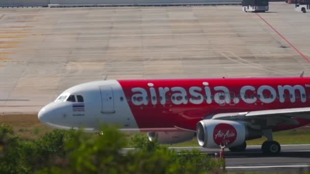 Phuket Thailand November 2016 Airasia Passagierflugzeug Auf Dem Rollfeld Airbus — Stockvideo