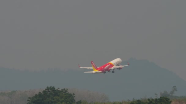 Phuket Thailand Februar 2023 Airbus A320 Von Thaivietjetair Klettert Nach — Stockvideo