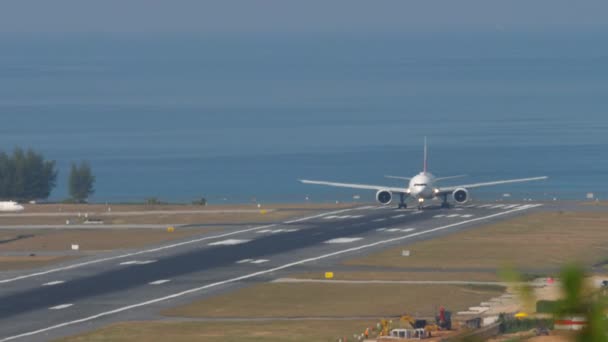Avion Ligne Fuselage Large Décollant Aéroport Phuket Départ Avion Widebody — Video
