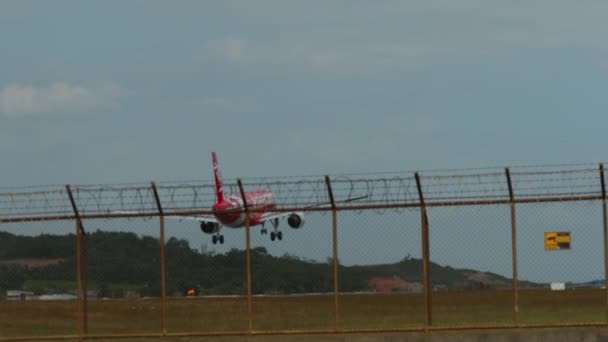Phuket Thailand Ruari 2023 Airbus A320 Airasia Landning Bromsning Phuket — Stockvideo