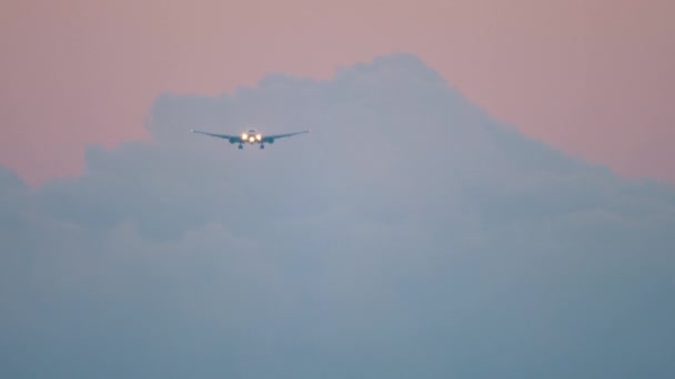 长镜头宽体客机接近索契机场着陆 旅游和旅行概念 — 图库视频影像