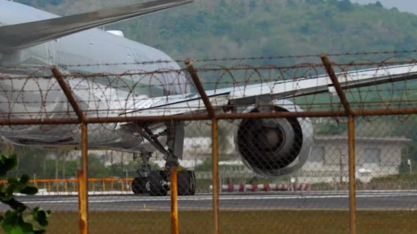 Phuket Thailand Januari 2023 Bredkroppspassagerare Boeing 777 Bap Qatar Airlines — Stockvideo