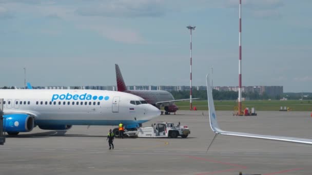 Saint Petersburg Russland Juli 2022 Flugzeug Boeing 737 Von Pobeda — Stockvideo