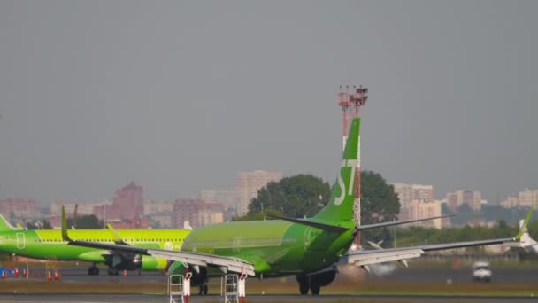 Novosibirsk Rusya Federasyonu Haziran 2020 Yolcu Uçağı Boeing 737 Airlines — Stok video