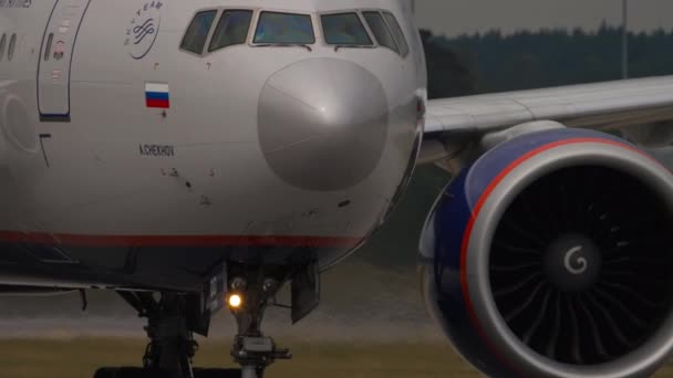 Moscow Russian Federation Juli 2021 Boeing 777 Aeroflot Taxning Närbild — Stockvideo