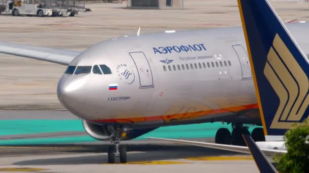 Phuket Thailand Şubat 2023 Airbus A330 343 73789 Aeroflot Taksisi — Stok video