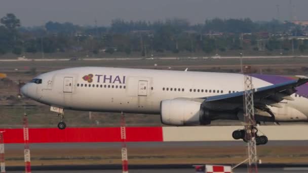 Bangkok Thailand Januari 2023 Bredkropps Flygplan Boeing 777 2D7Er Tjt — Stockvideo