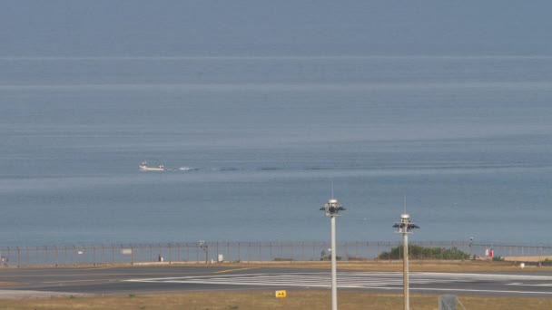 Runway Blue Sea Background Empty Airstrip Airfield Airport Boat Sea — Stock Video