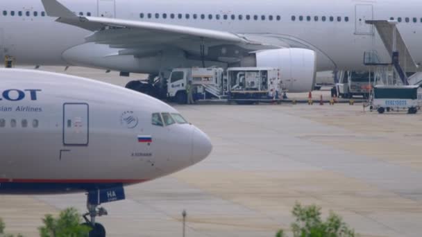 Пюкет Таиланд Ноября 2019 Года Аэрофлот Boeing 777 Взлетно Посадочной — стоковое видео