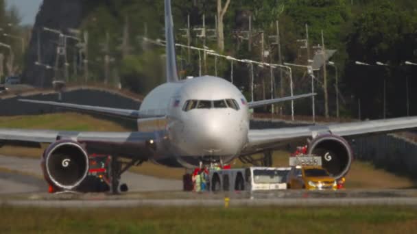 Phuket Thailand Şubat 2023 Boeing 767 73034 Azur Air Kesintili — Stok video