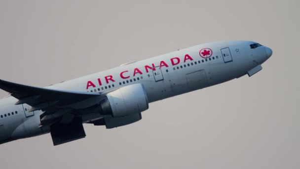 Hong Kong November 2019 Zijaanzicht Boeing 777 Van Air Canada — Stockvideo