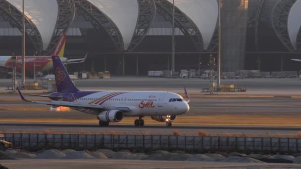 Bangkok Tajlandia Styczeń 2023 Samolot Airbus A320 Txj Tajskiego Uśmiechu — Wideo stockowe