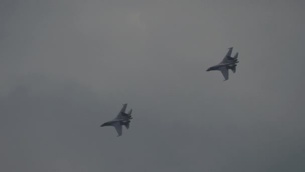 Imágenes Aviones Militares Despegando Volando Aviones Militares Cielo Desfile Fuerza — Vídeo de stock