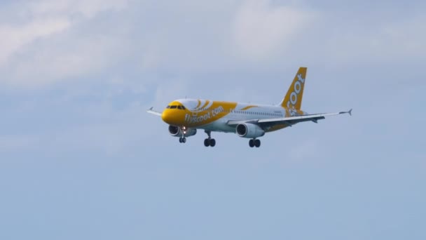 Phuket Tailandia Noviembre 2019 Airbus A320 Scoot Vuela Para Aterrizar — Vídeos de Stock