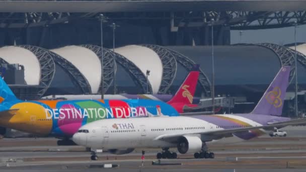 Bangkok Thailand Januari 2023 Boeing 777 Van Thai Suvarnabhumi Airport — Stockvideo