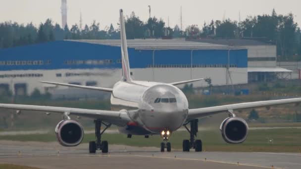 Moscow Orosz Federáció 2021 Július Aeroflot A330 Polgári Repülőgépe Gurul — Stock videók