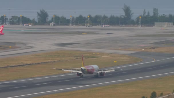 Phuket Thailand February 2023 Реактивний Літак Vietnamjet Air Сповільнився Після — стокове відео