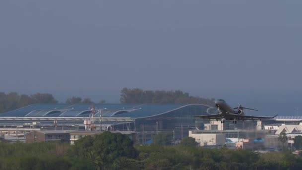 2023년 23일 공항에서 Vistajet 출발의 폭격기 챌린저 350 Vcg 비행기 — 비디오