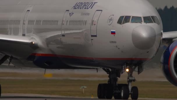 Moscow Federação Russa Julho 2021 Filmagem Boeing 777 Aeroflot Taxiing — Vídeo de Stock