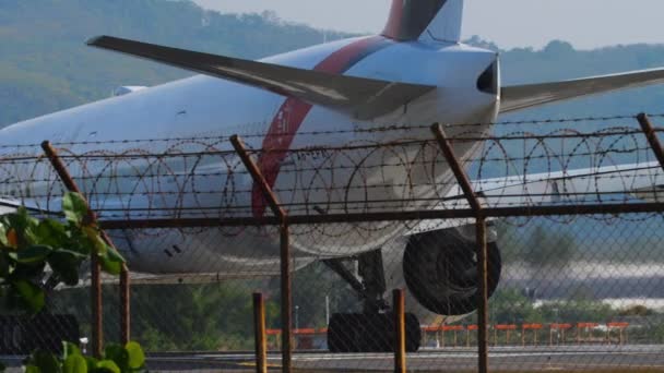 Пхукет Таиланд Января 2023 Года Широкофюзеляжный Самолет Boeing 777 Epk — стоковое видео
