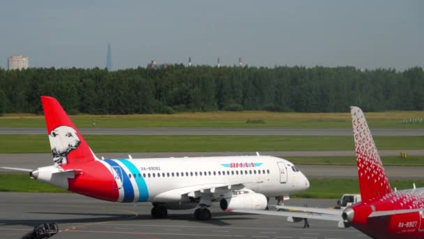 Saint Petersburg Russia July 2022 Passenger Plane Sukhoi Superjet 100 — Stock Video