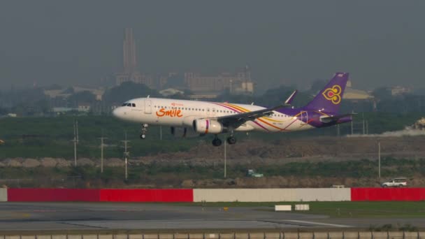 Bangkok Tailandia Marzo 2023 Airbus A320 Txu Thai Smile Landing — Vídeo de stock