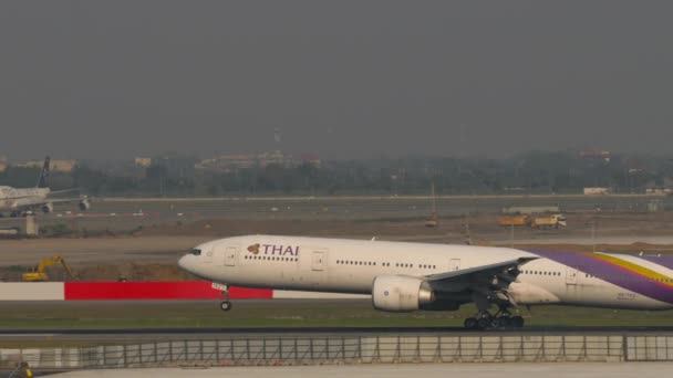 Bangkok Thailand Mars 2023 Bredkropps Flygplan Boeing 777 Tkz Thai — Stockvideo