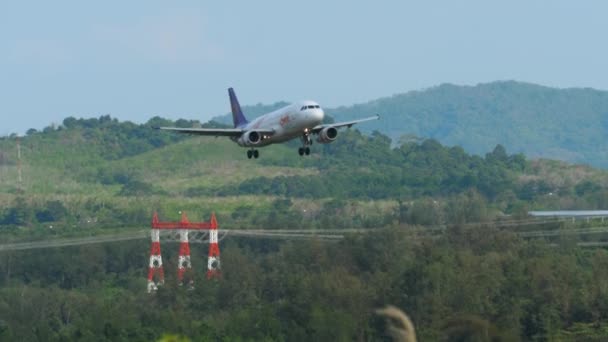 Phuket Thailand February 2023 Пасажирський Реактивний Літак Airbus A320 Txb Стокове Відео 