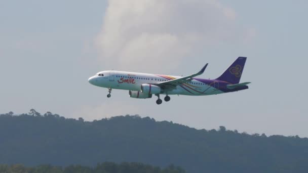 Phuket Thailand February 2023 Airbus A320 Tayland Gülen Yüzlü Txl Stok Video