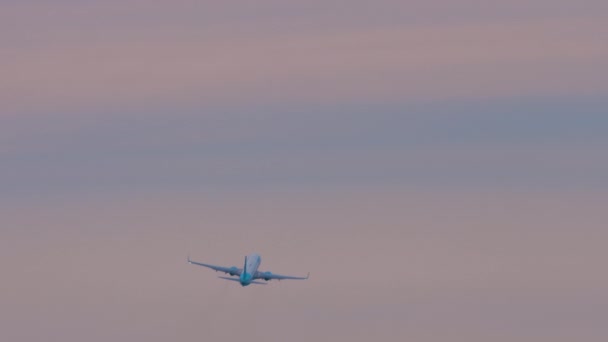Felszállás Után Felszálló Utasszállító Repülőgép Esélytelen Repülőgép Indul Fogalmi Utazás Stock Felvétel