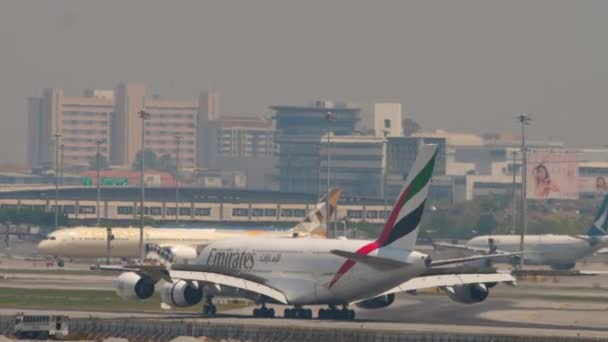 Bangkok Tailandia Marzo 2023 Airbus A380 Eez Emirates Desaceleración Después — Vídeos de Stock