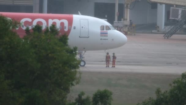 Phuket Thailand November 2019 Airbus A320 Bbz Airasia Repülőtéren Phuket Jogdíjmentes Stock Videó