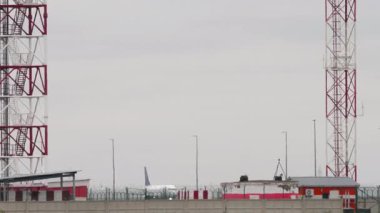 ASTANA, KAZAKHSTAN - 15 Mayıs 2024: Airbus A320, Astana EI-KBM Nursultan Nazarbayev Havalimanı NQZ, Astana. Yolcu uçuşu, yan görünüm