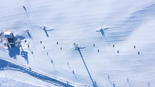 Kış Mevsiminde Kayak Asansörünün Pistin Yukarıdan Görünüşü Seyahat Spor — Stok video