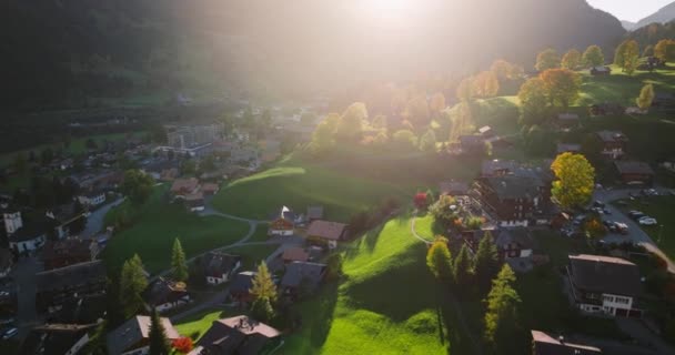 Повітряний Вид Красивої Швейцарської Природи Села Гріндельвальд Швейцарії Захід Сонця — стокове відео