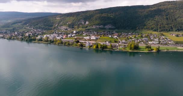 Beautiful Swiss Landscape Aerial View Town Neuveville Shores Lake Biel — Stockvideo