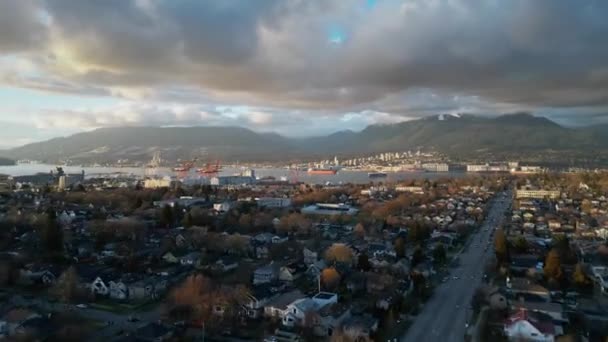 Aerial Hyperlapse Residential Suburban District Cargo Terminal Cargo Ships Vancouver — ストック動画