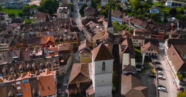 Вид Воздуха Город Нойвиль Берегу Озера Биль Швейцария Старые Здания — стоковое видео