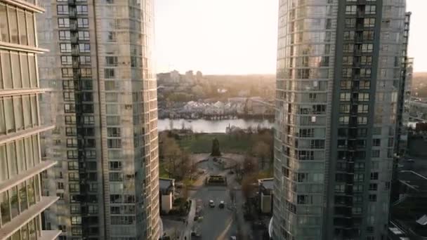 Let Ulici Mezi Mrakodrapy Při Západu Slunce Centrum Vancouveru Britská — Stock video