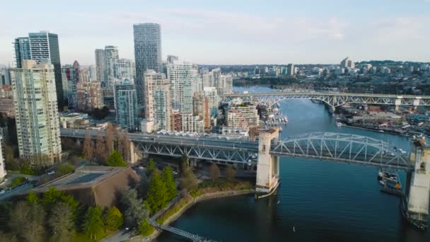 Prachtig Uitzicht Binnenstad Van Vancouver Granville Bridge False Creek Brits — Stockvideo