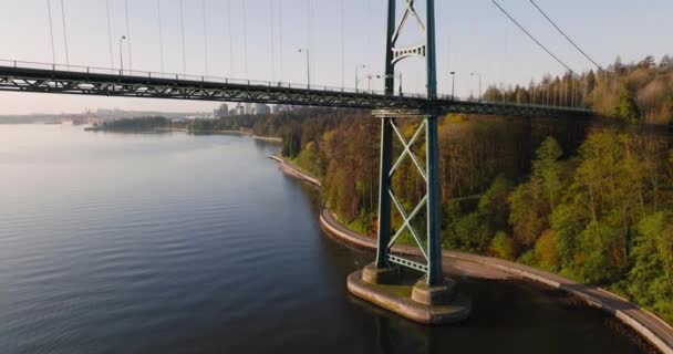 Luchtfoto Van Lions Gate Bridge Stanley Park Bij Zonsopgang Het — Stockvideo
