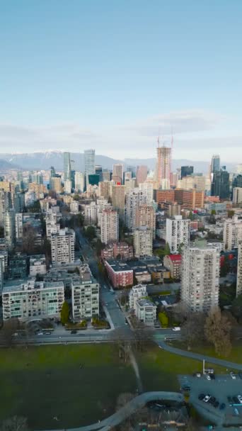 Függőleges Videó Légi Felvétel Felhőkarcolókról Vancouver Belvárosában Brit Columbia Kanada — Stock videók