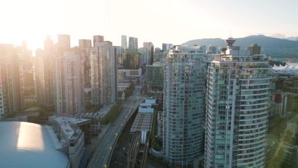 Flygfoto Över Skyskrapor Centrum Vancouver British Columbia Kanada Vid Solnedgången — Stockvideo