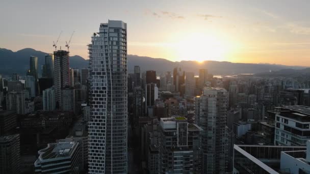 새벽에 캐나다 브리티시컬럼비아주 밴쿠버의 다운타운에 루들을 공중에서 내려다본 — 비디오