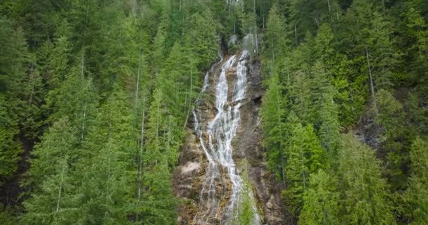 Luchtfoto Van Prachtige Waterval Bridal Veil Falls Provincial Park Chilliwack — Stockvideo