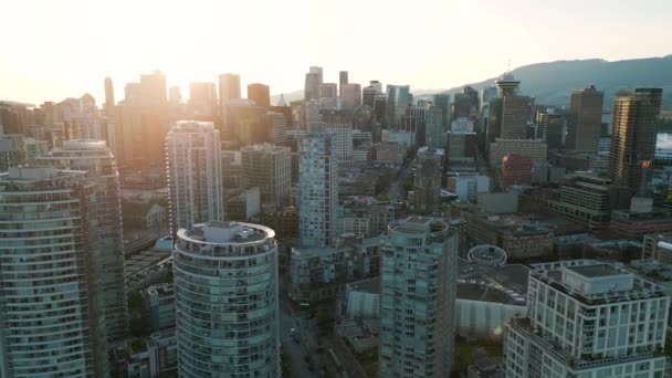 Vista Aérea Los Rascacielos Centro Vancouver Columbia Británica Canadá Atardecer — Vídeo de stock