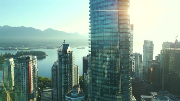 Vista Aérea Los Rascacielos Centro Vancouver Puerto Montañas Columbia Británica — Vídeo de stock