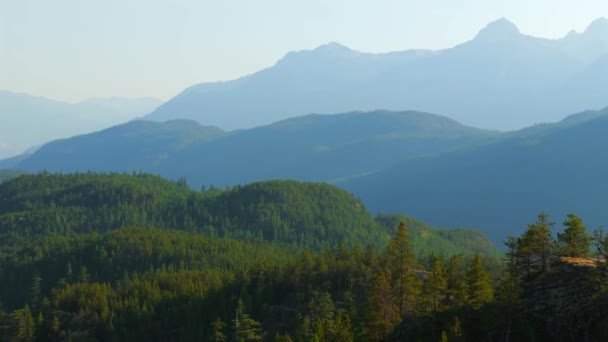 Vista Aérea Del Paisaje Montañoso Canadiense Atardecer Tomado Cerca Vancouver — Vídeo de stock