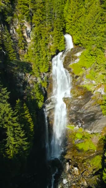 Вид Воздуха Красивый Водопад Возле Озера Харрисон Расположен Востоку Ванкувера — стоковое видео